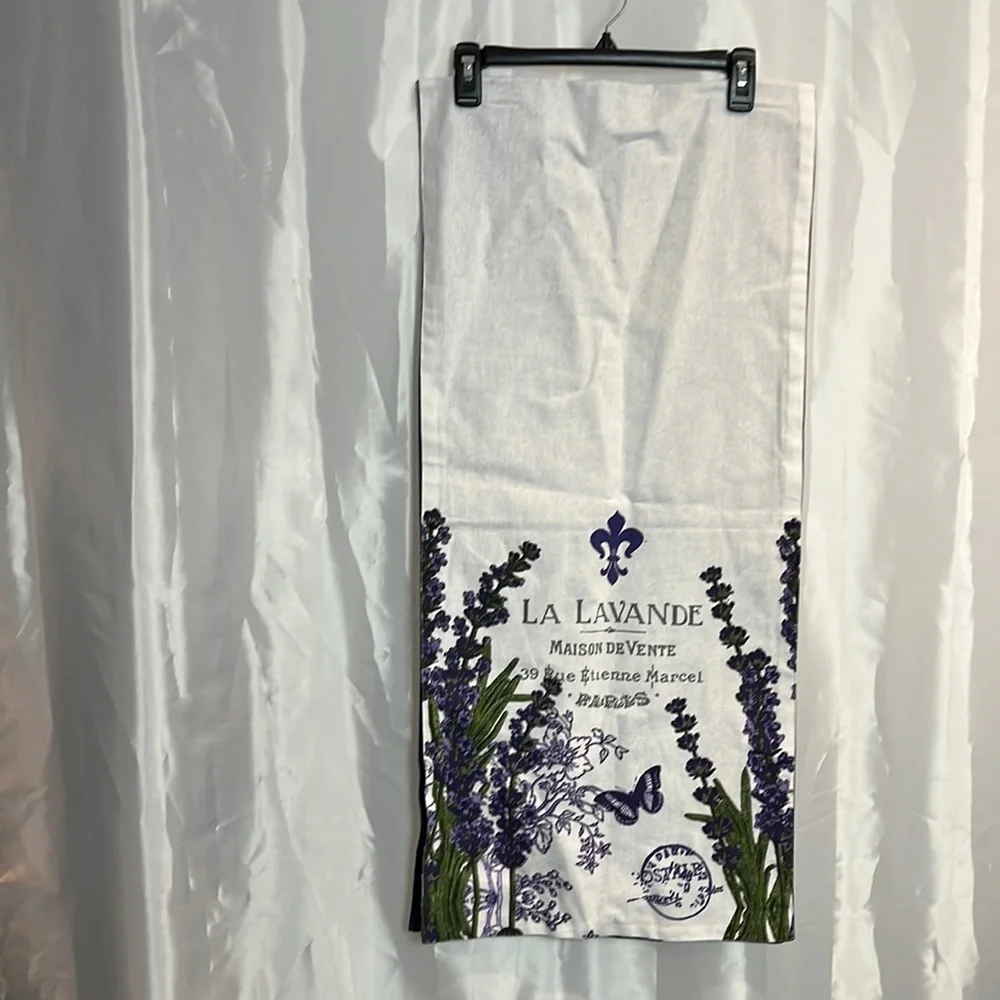 6’x16” table runner. 1777